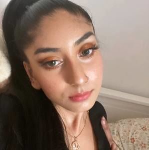 Meet your Posher, Amna